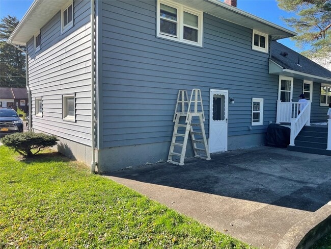 Building Photo - 524 Winston Dr