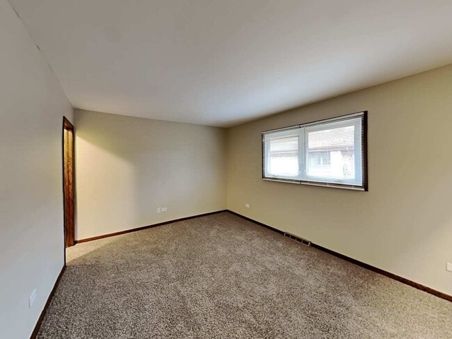 Building Photo - 7526 Cashew Dr