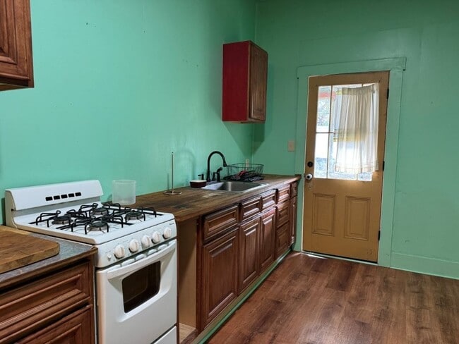 Building Photo - Apartment in Guinda