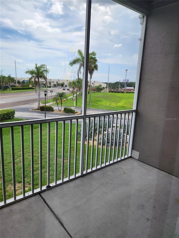 Building Photo - 9401 Crescent Loop Cir