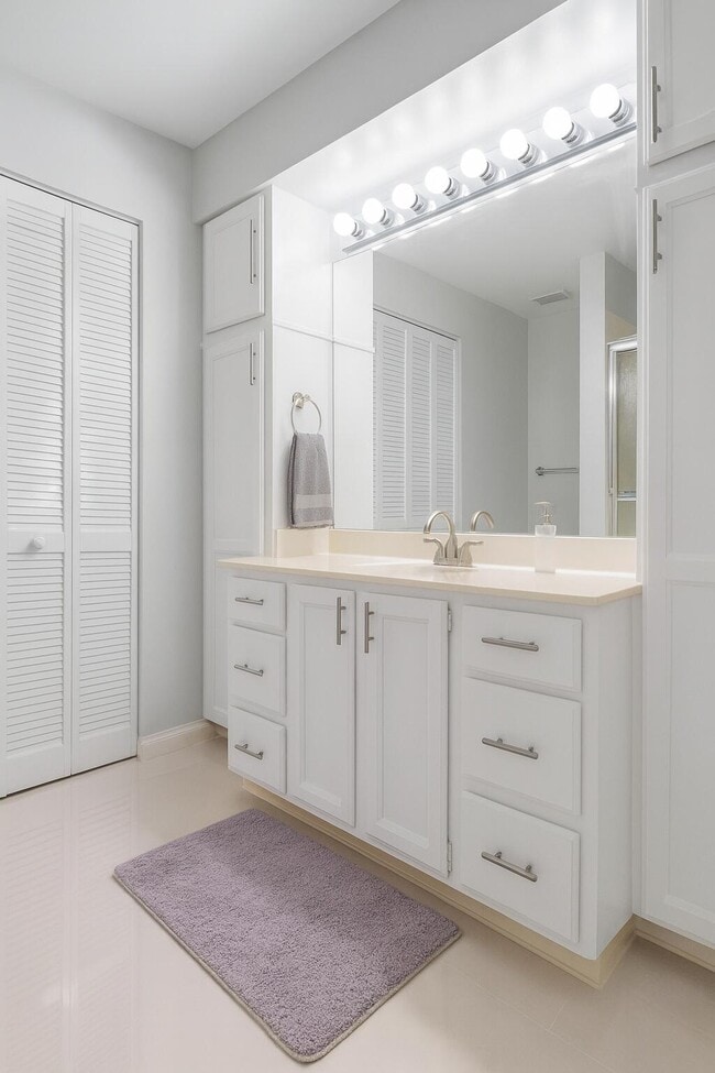 Building Photo - 9147 Vineland Ct