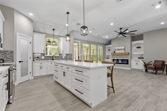 Building Photo - 11193 Wildwood Ln