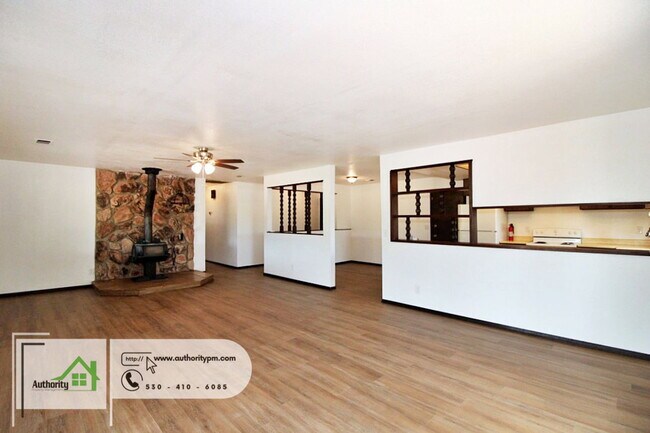Building Photo - 8615 Patricia Dr