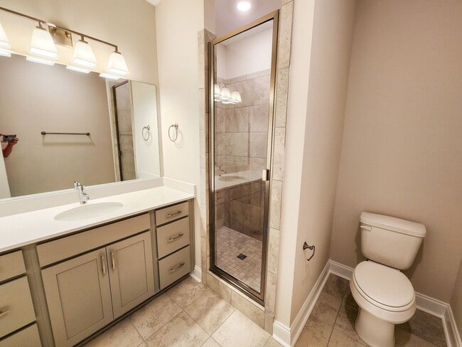 Building Photo - 836 Goswell Dr