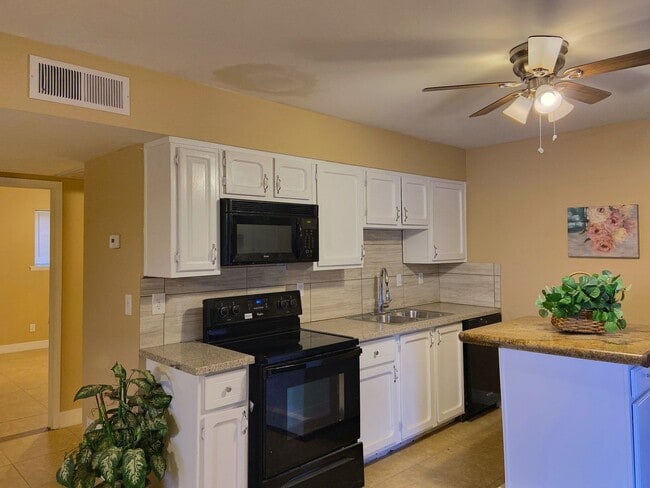 Building Photo - OPEN HOUSE ON coming $1695 3BR 2BA REMODELED HOUSE-TILE, GRANITE, ISLAND, REMODELED