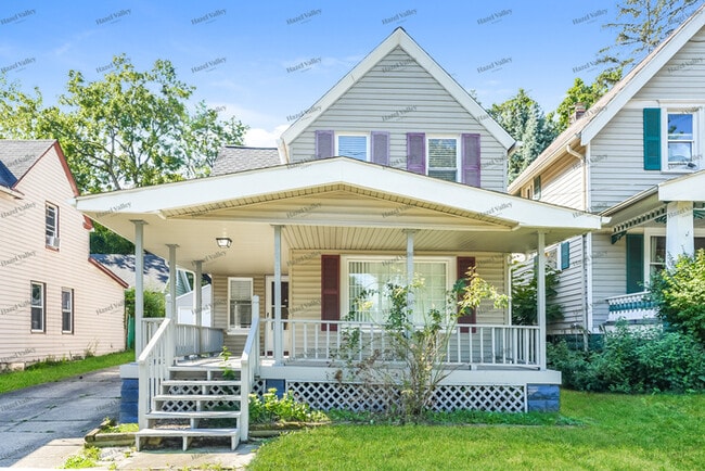 Primary Photo - 7905 Berry Ave