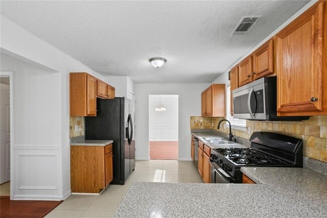 Building Photo - 197 Kyndal Dr