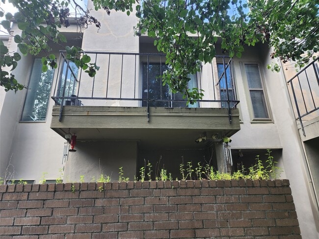 Building Photo - 10811 Richmond Ave.