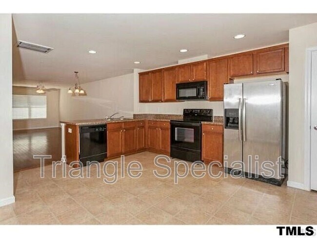 Building Photo - 8549 Quarton Dr