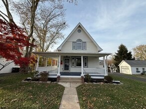 Building Photo - 860 Church St