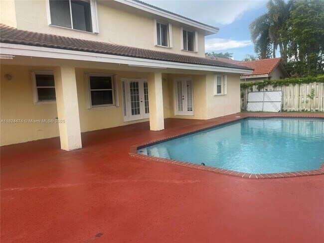 Building Photo - 16852 SW 148th Ave