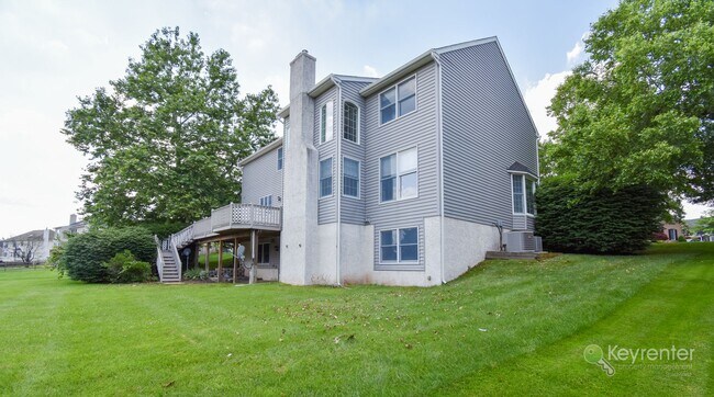 Building Photo - 5474 Grandview Ln
