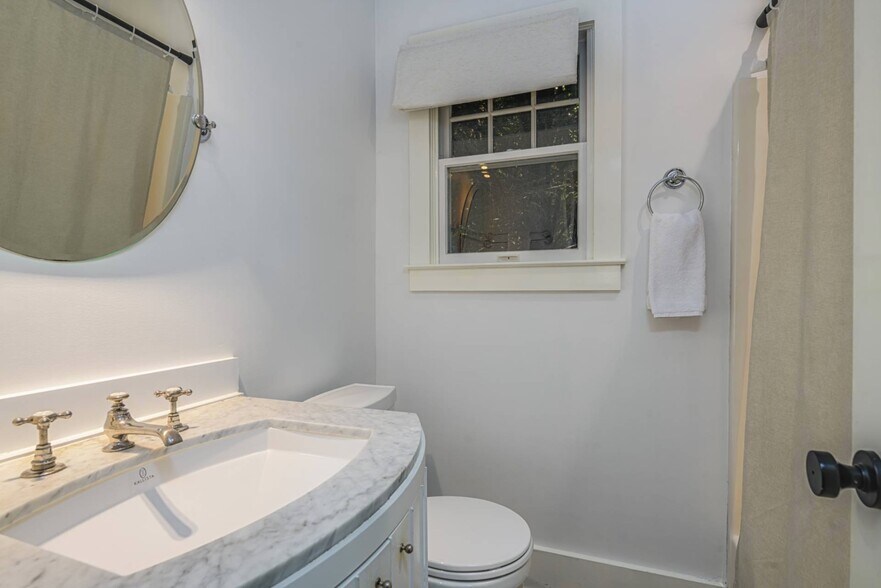 Building Photo - 48 Osborne Ave