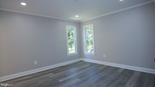 Building Photo - 2608 Holly Dr
