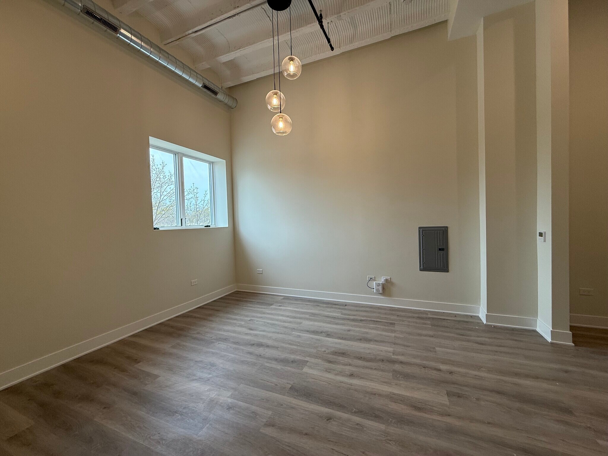Building Photo - 1453 Maple Ave