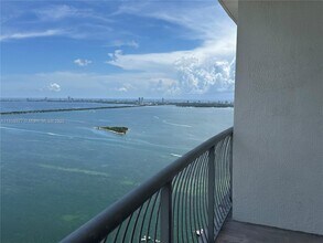 Building Photo - 1750 N Bayshore Dr