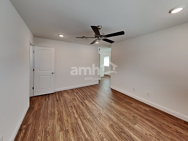 Building Photo - 3320 Blodwen St