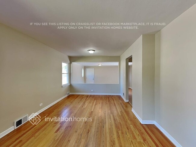 Building Photo - 5 E Adams St