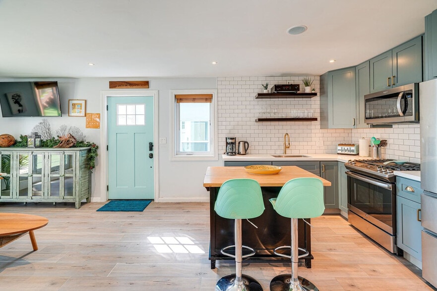 Building Photo - 211 Genebern Way