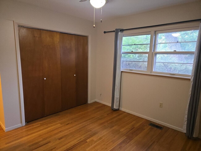 Building Photo - 1316 N Arcadia St