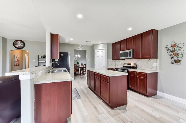 Building Photo - 4102 Loft Square Pl