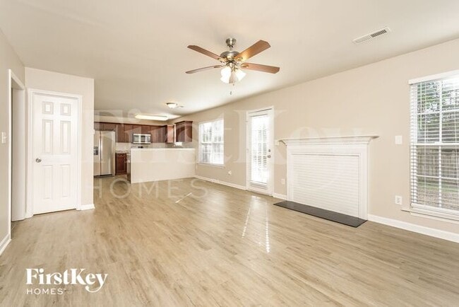 Building Photo - 1050 Spruce Garden Dr