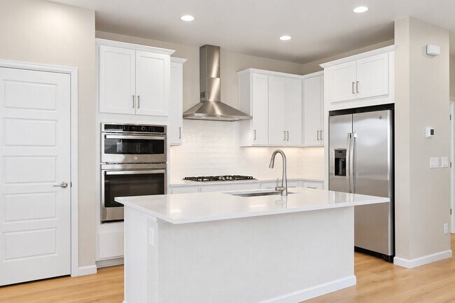 Building Photo - 8059 Monte Vista Cir