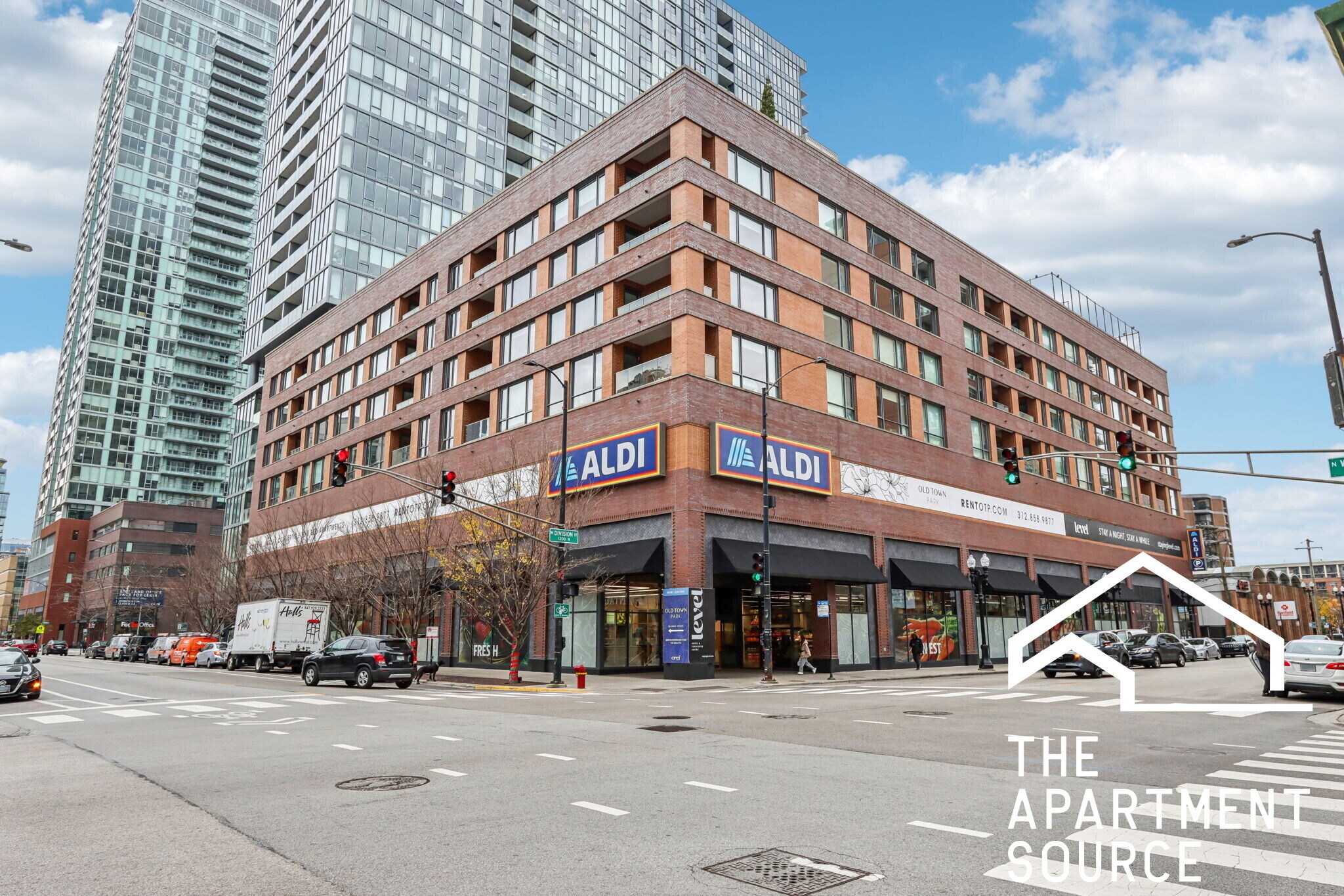 Building Photo - 1140 N La Salle Dr