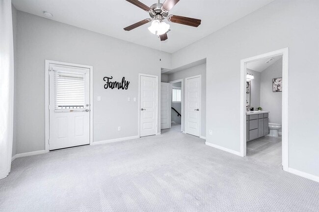 Building Photo - 2022 Groveland Glen Dr