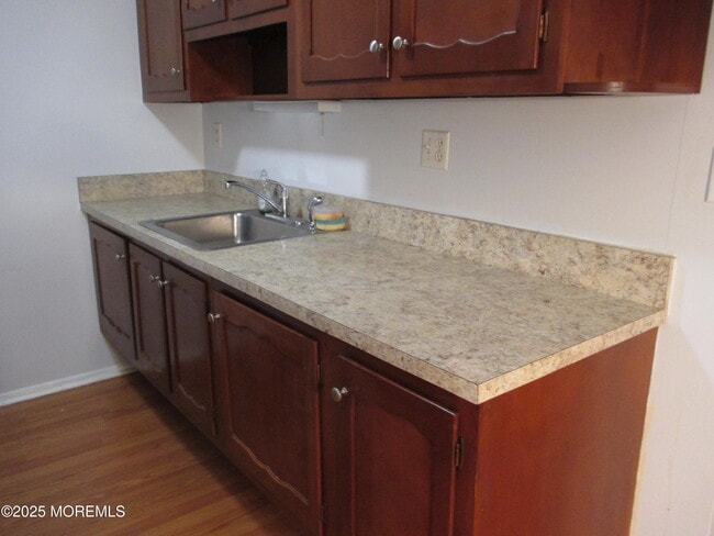 Building Photo - 469D Thornbury Ct