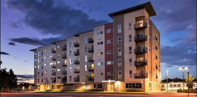Building Photo - University Station 55+