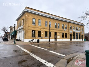Building Photo - 121 State St N