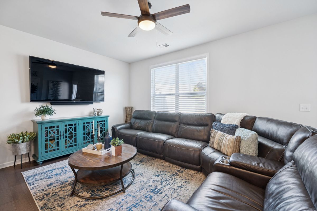 Building Photo - 4252 Grapevine Loop