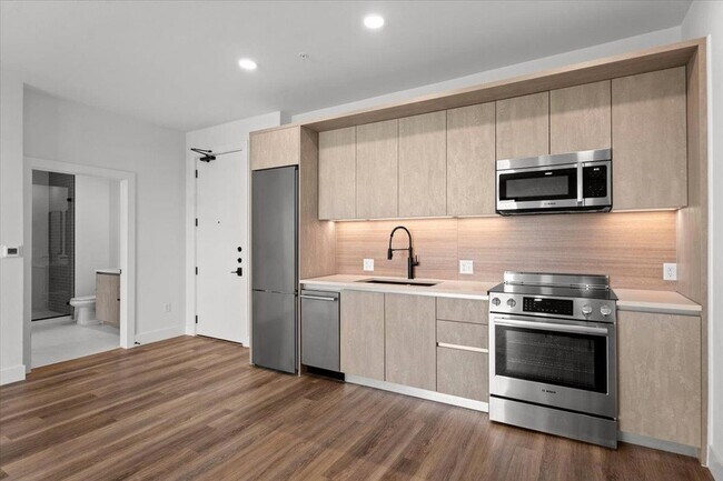 Building Photo - 4315 S Congress Ave