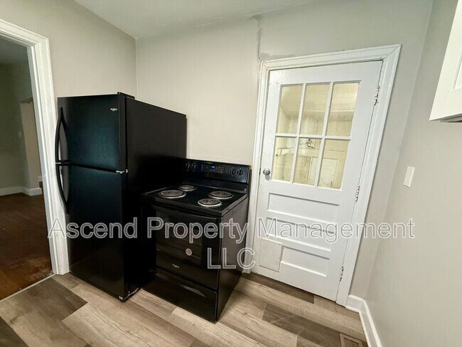 Building Photo - 203 N St Marks Ave