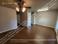 Building Photo - Welcome Home to Barton Oaks Apartments B2 ...