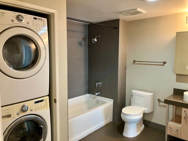 Building Photo - 1234 Wilshire Blvd