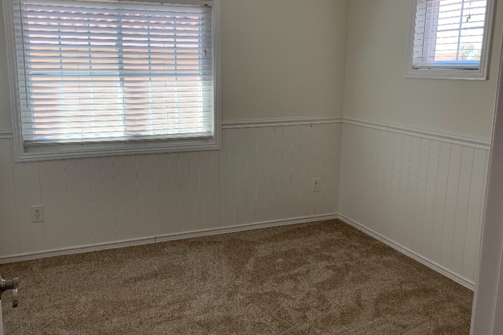Room 1 - 8179 Rimridge Ln