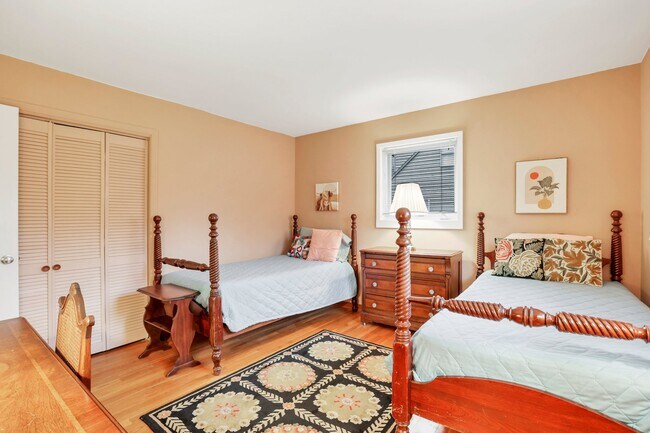 Bedroom #3 with 2 twins and huge closet - 162 Denison Dr