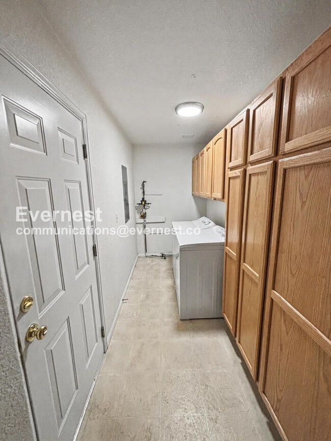 Building Photo - 10158 Autumn Blaze Trail