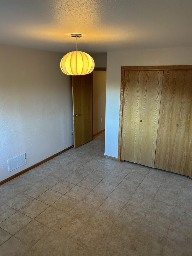 Building Photo - 3240 E Capitol Ave