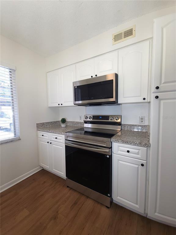 Building Photo - 7606 Abbey Ln