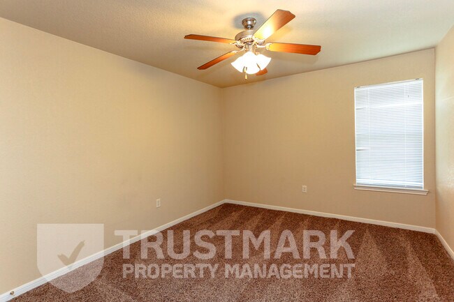 Building Photo - 4202 Elms Run Cir