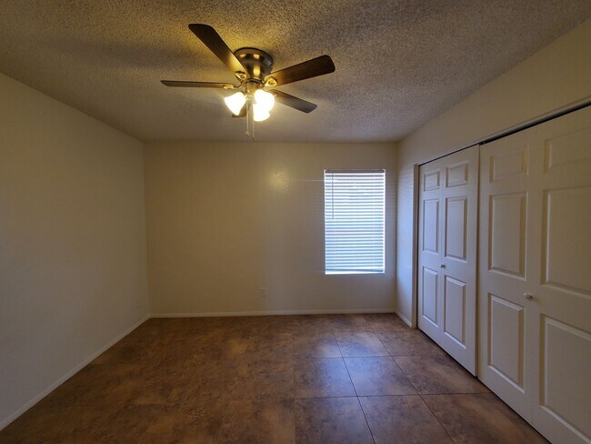 Building Photo - 4533 E Contessa St