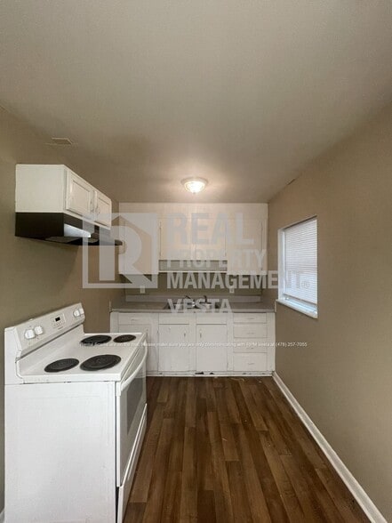 Building Photo - 4402 Ashland Dr