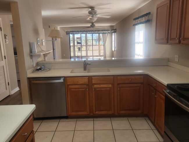 Building Photo - 175 Kings Hwy