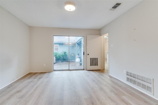 Building Photo - 12304 Bent Cedar Cove