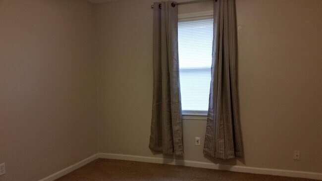 Building Photo - 1200 Black Walnut Ct