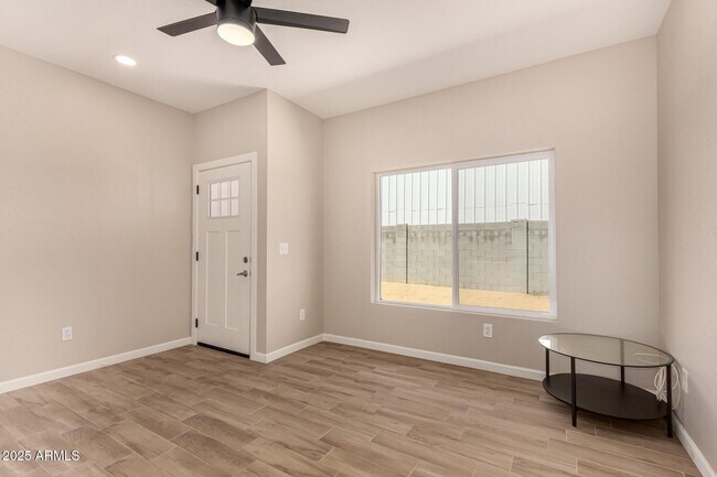 Building Photo - 2746 W Pima St