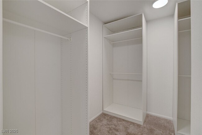 Building Photo - 1360 Cerulean Ave